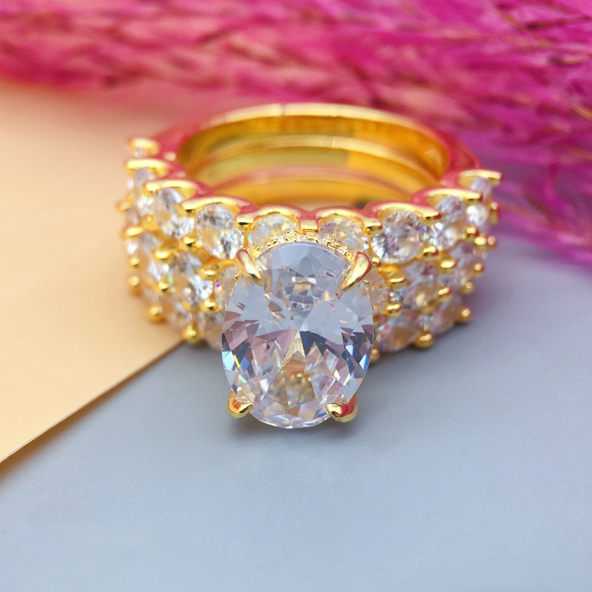 Greta – Ring med silverdiamant och dekoration.