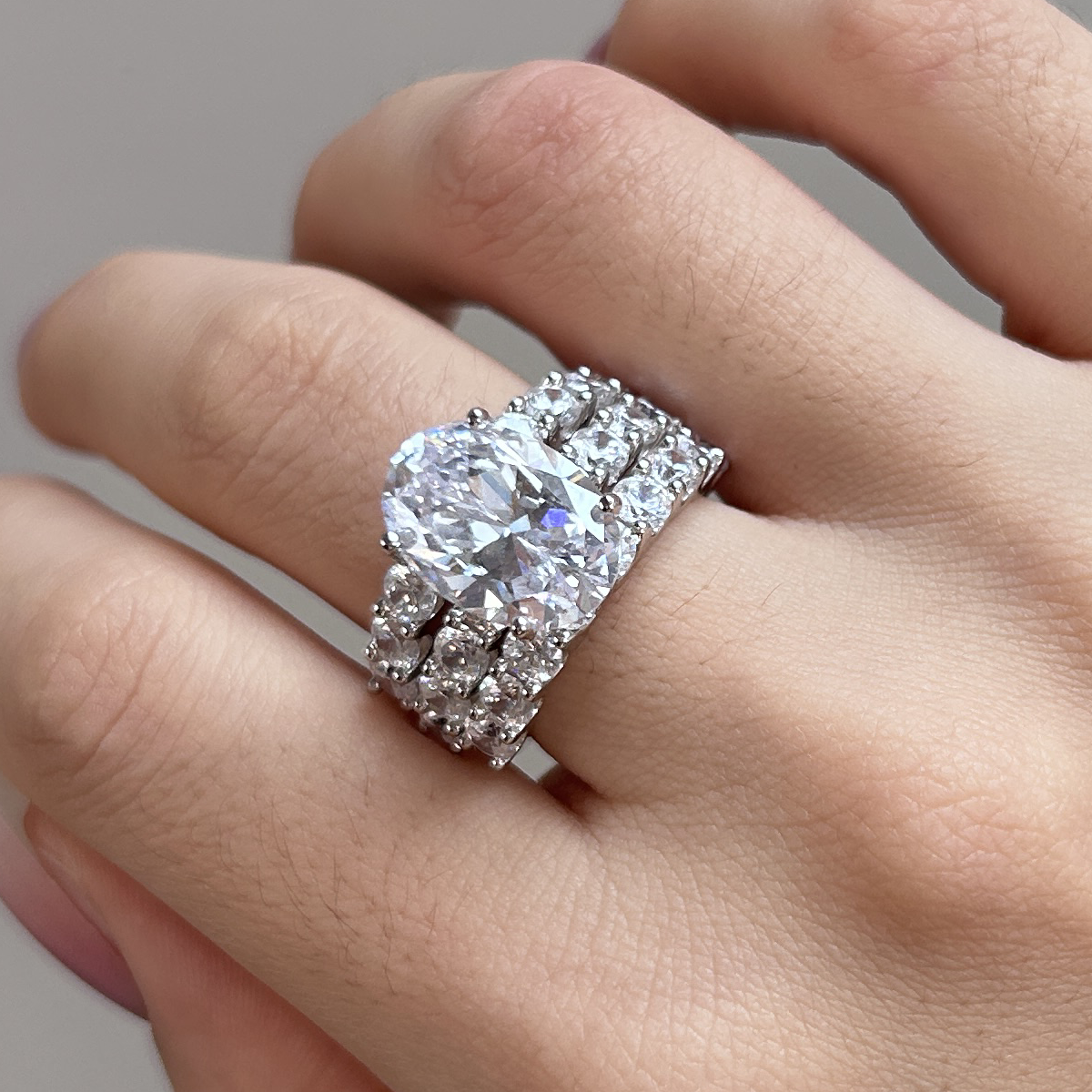 Greta – Ring med silverdiamant och dekoration.