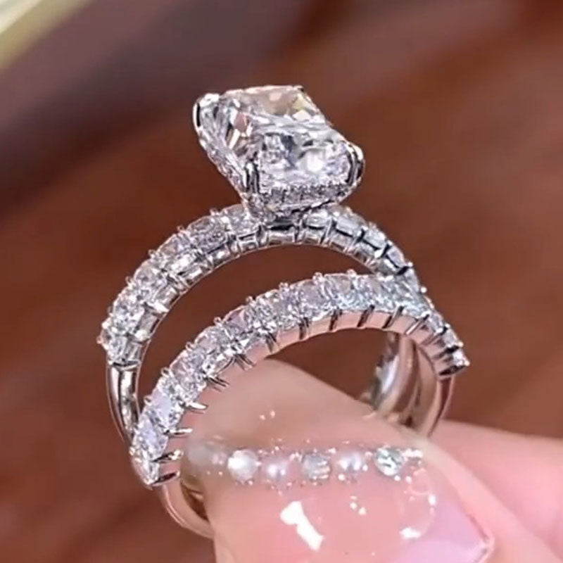 Katarina – Ring med diamant och intensiv baguette-slipning.