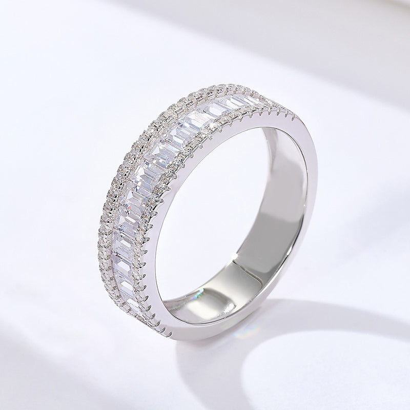 Beatrix – Dubbel ring med pavé-beläggning.