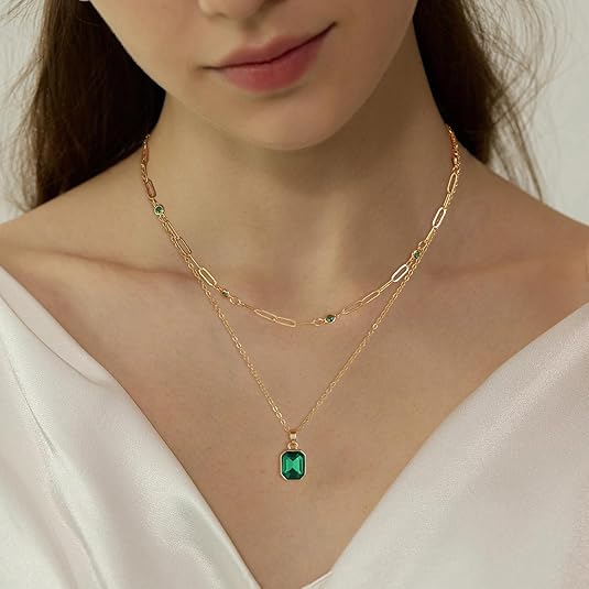 Halsband med Hängande Klöver i Smaragd - Guld