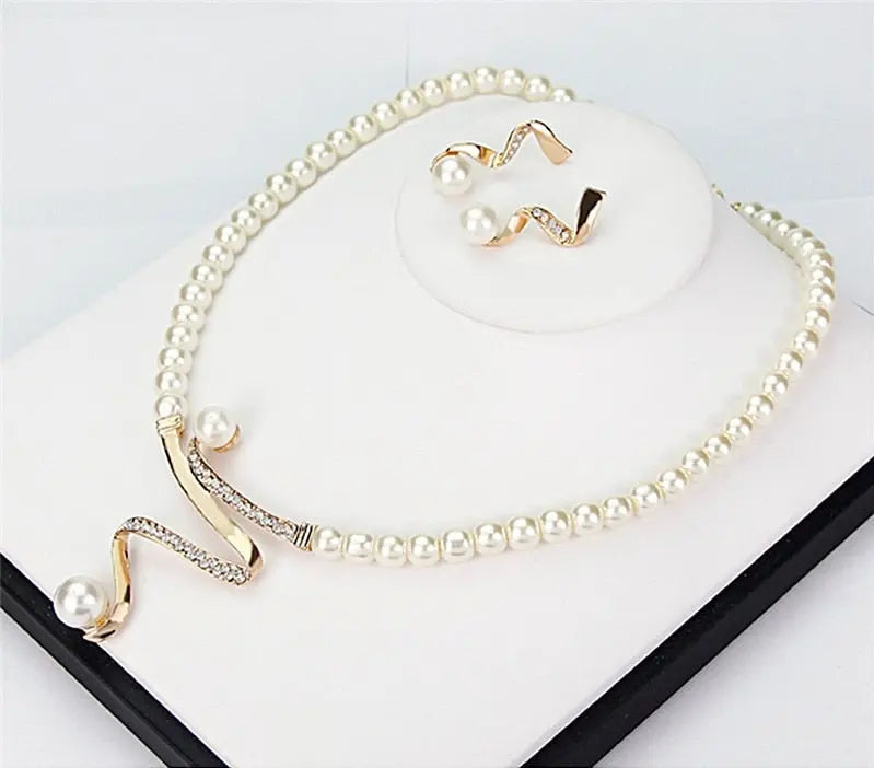 Naturligt Pärlsmyckeset: Halsband och Örhängen