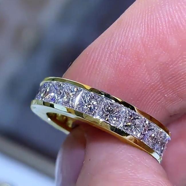 Maren – Silverring med tunn band.