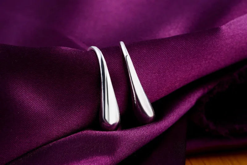 Örhängen i droppform av 925 sterling silver