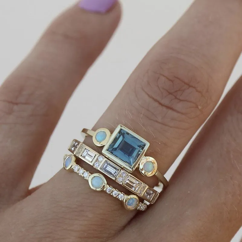 Herta - Set med Vintage Ringar av Blå Kristall