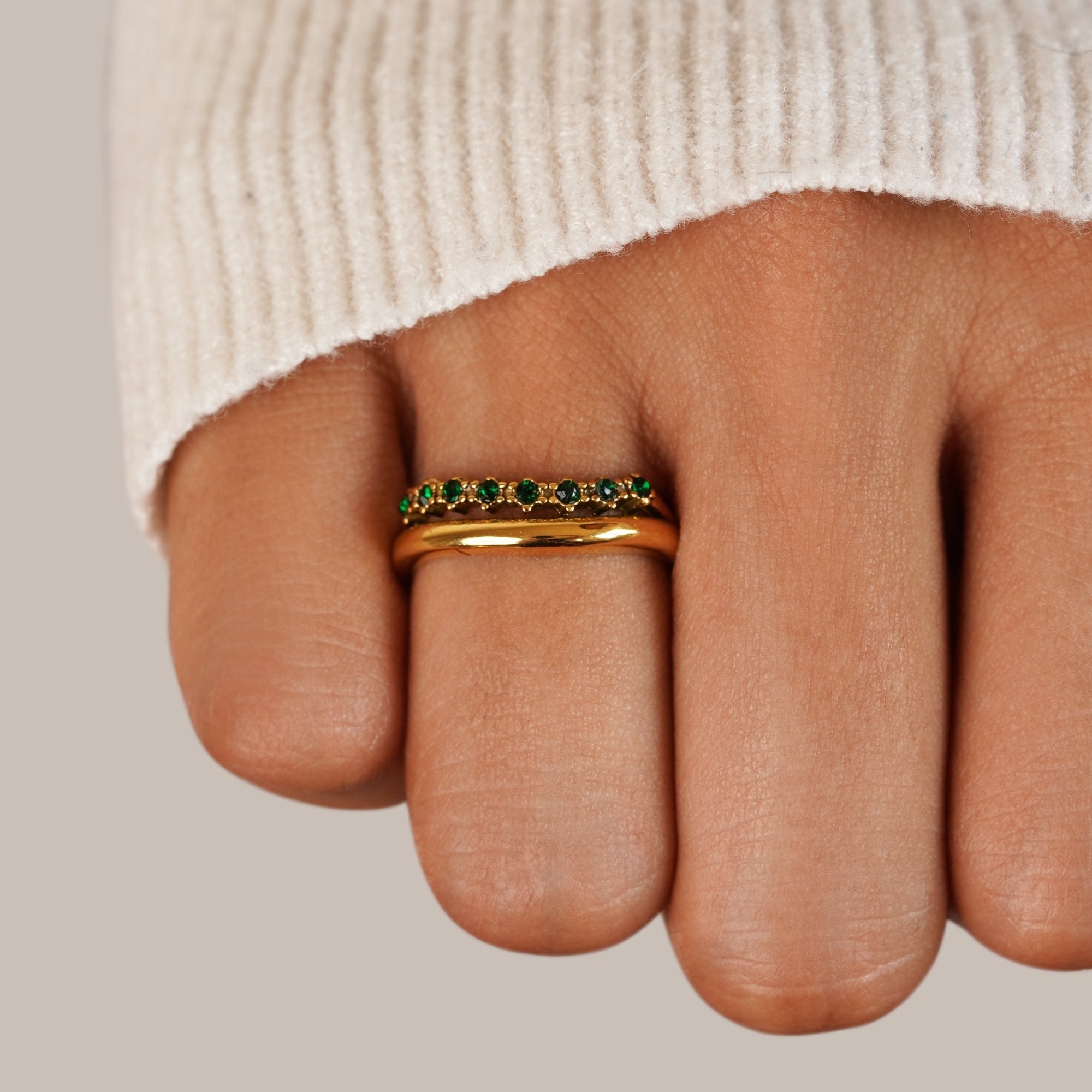 Elisa – Guld ring med en tunn dubbel rad.