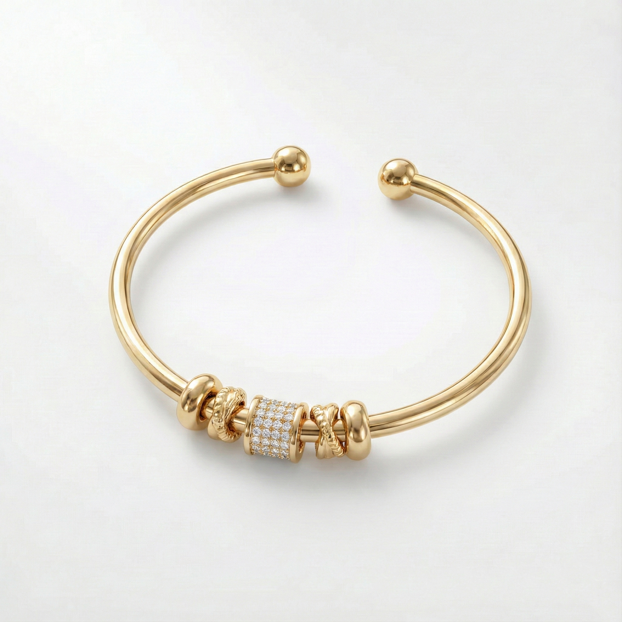 Nina - Justerbart guldarmband med charms