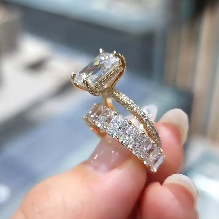 Nandja – Diamantring med rektangulärt centrum.