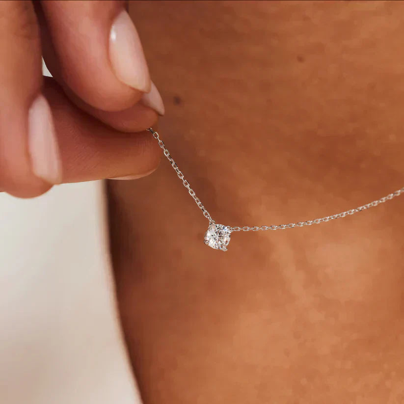 Halsband Klára med moissanitsten