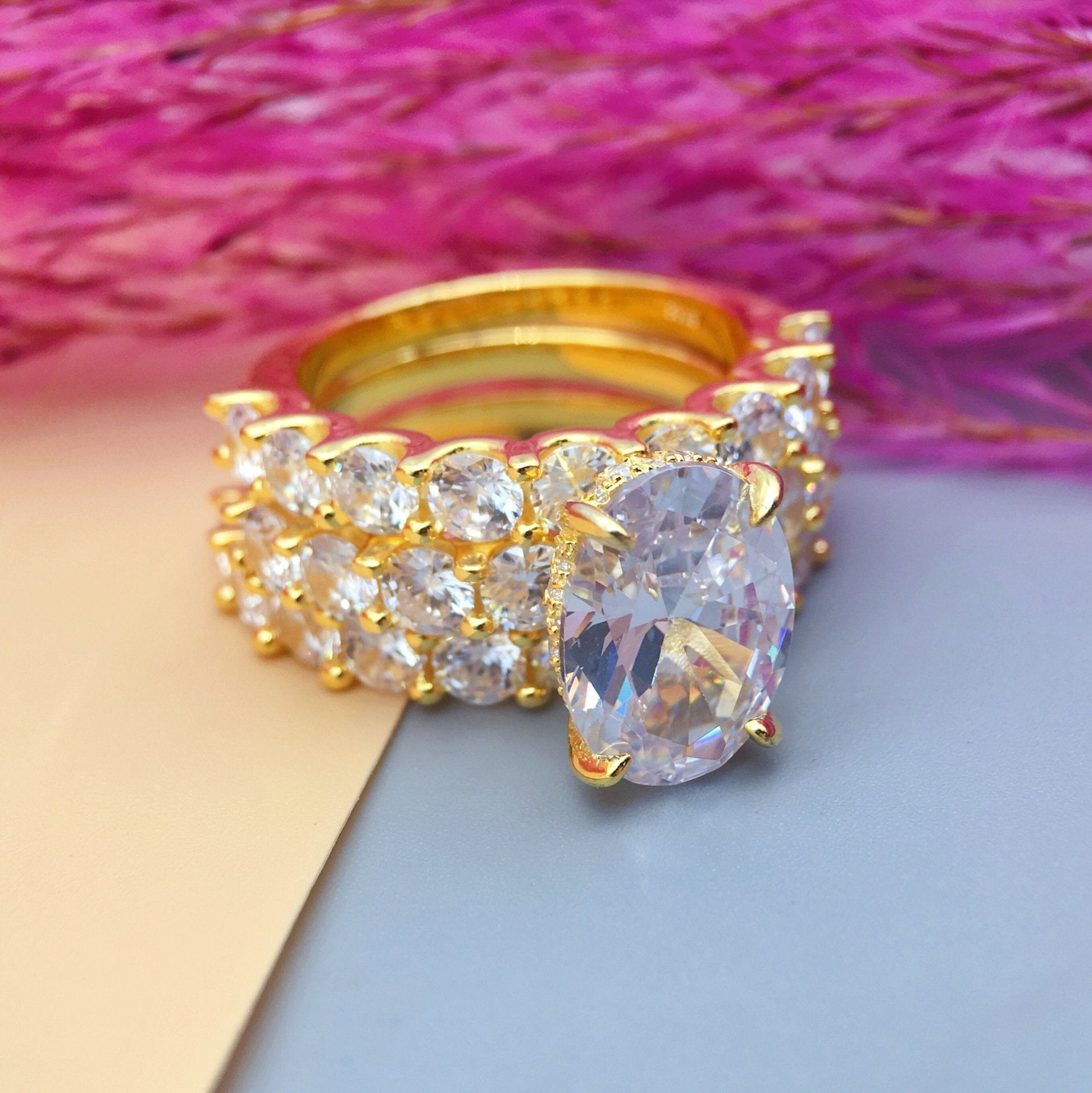Greta – Ring med silverdiamant och dekoration.