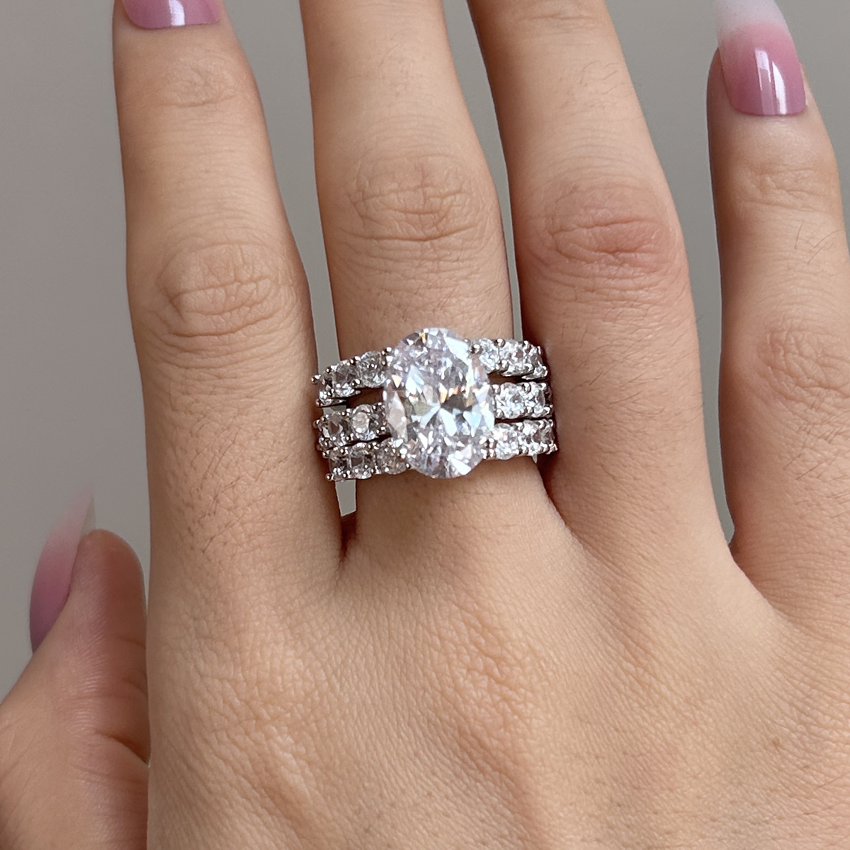 Greta – Ring med silverdiamant och dekoration.