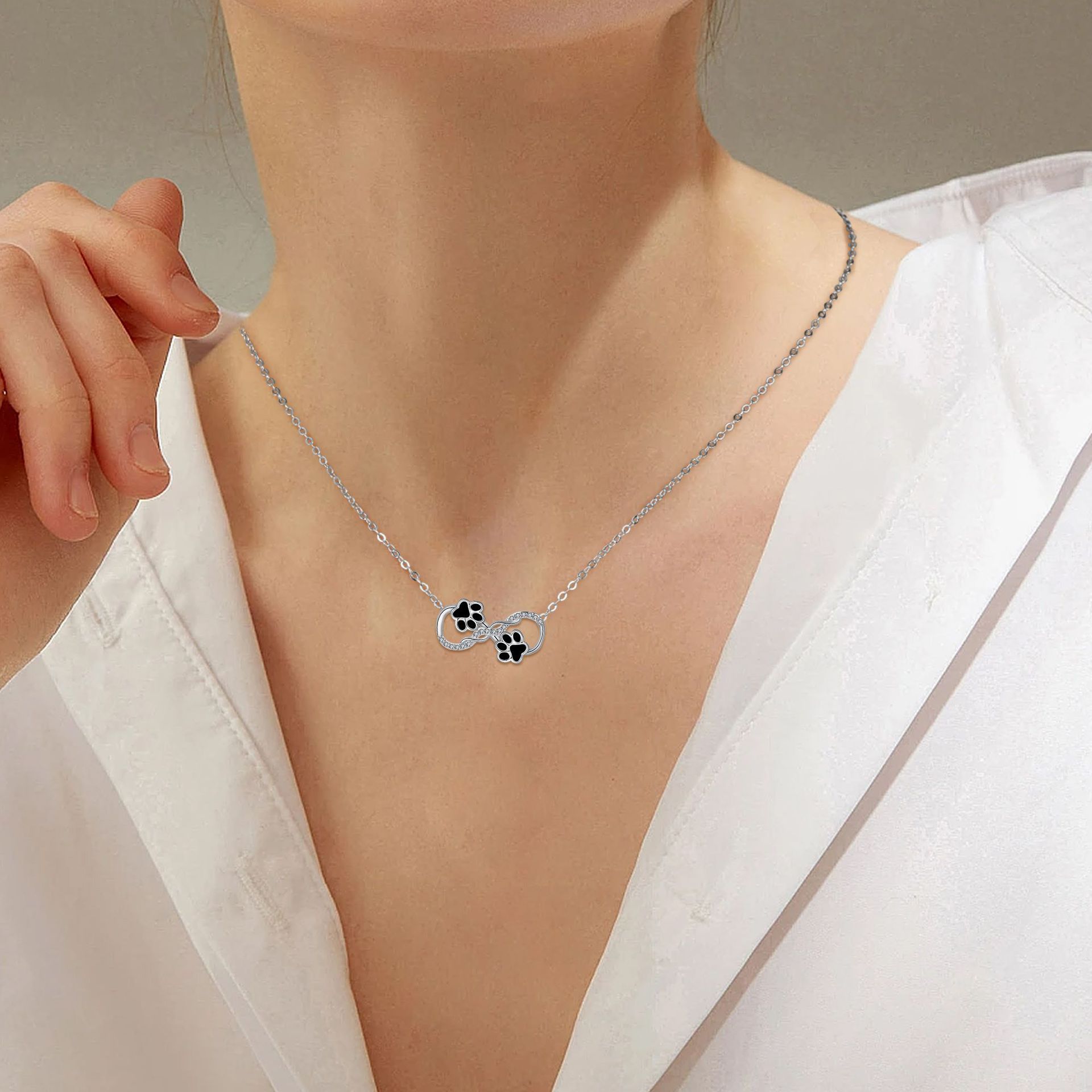 Oändlighetssymbol Halsband med Zirkonia - Hängande Design