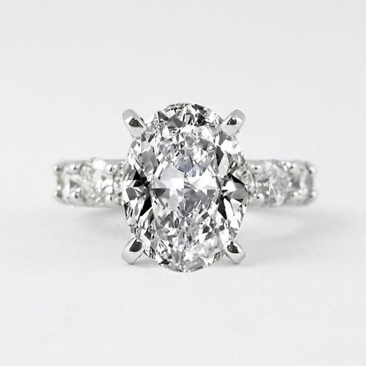 Greta – Ring med silverdiamant och dekoration.