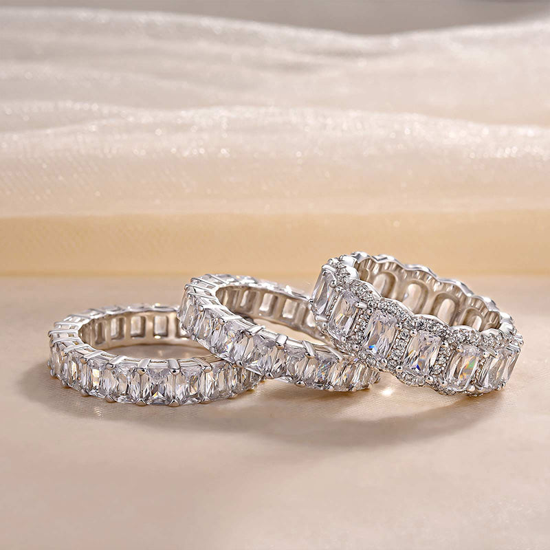 Leona – Diamantring med tre strålande rader.