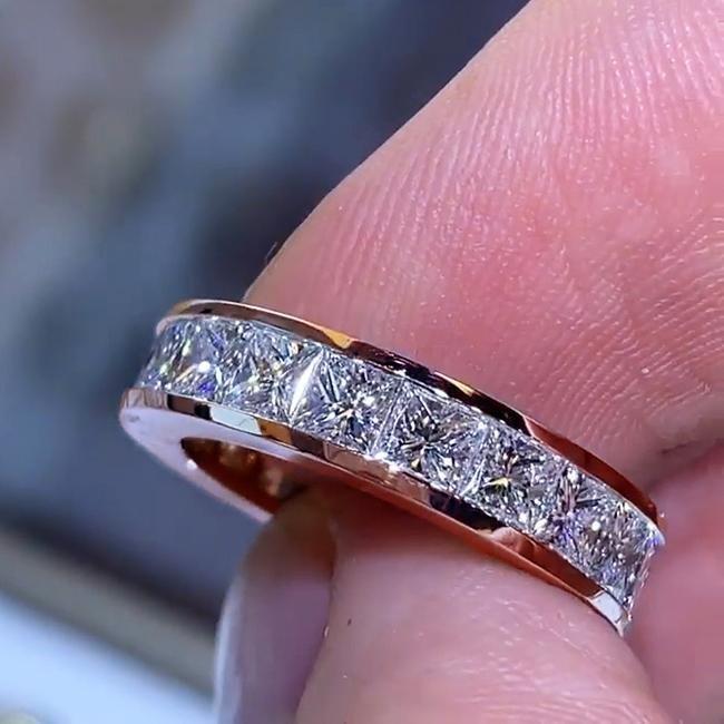 Maren – Silverring med tunn band.