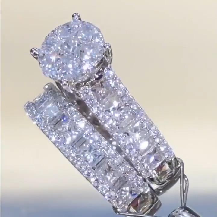 Beatrix – Dubbel ring med pavé-beläggning.