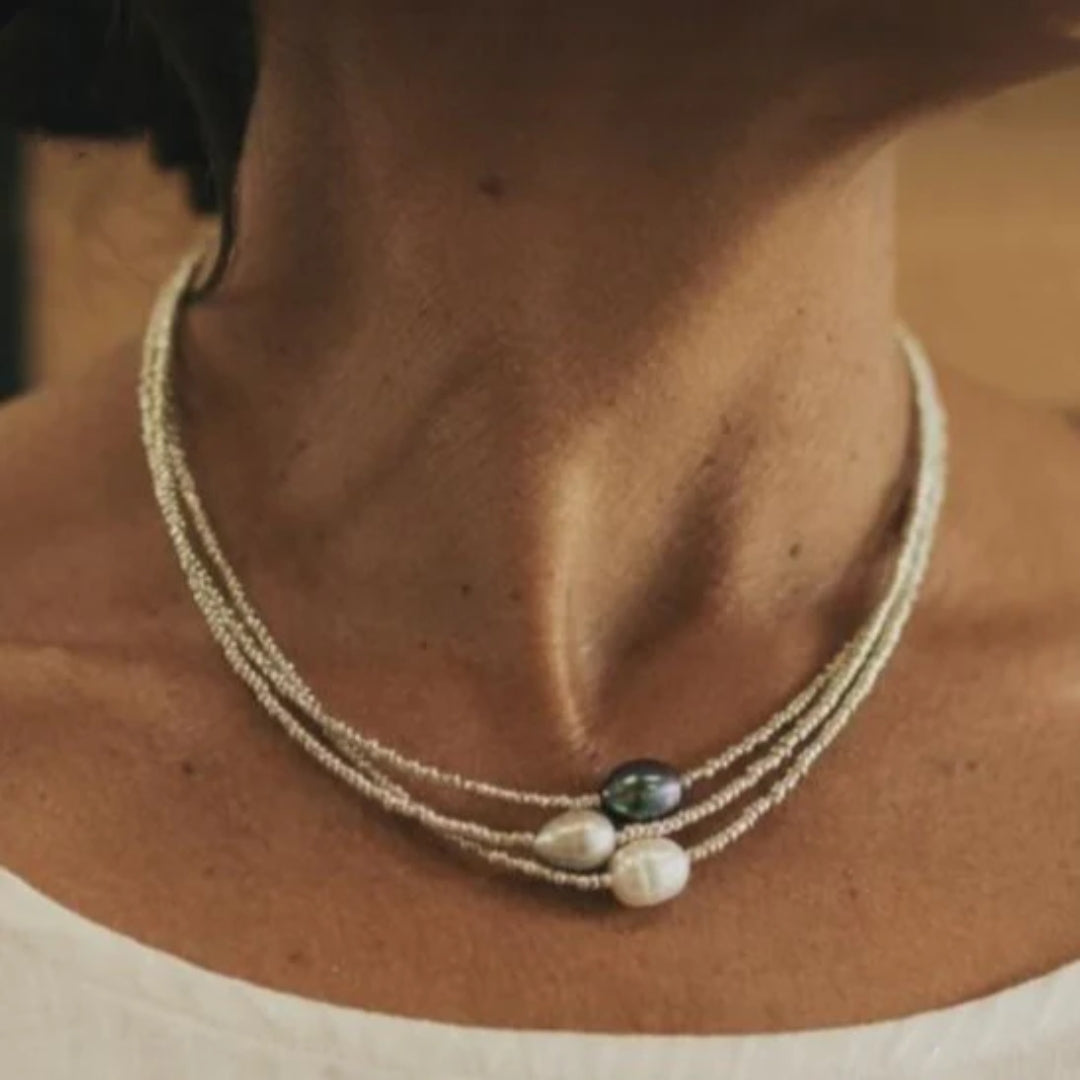 Chic Pearl Necklace