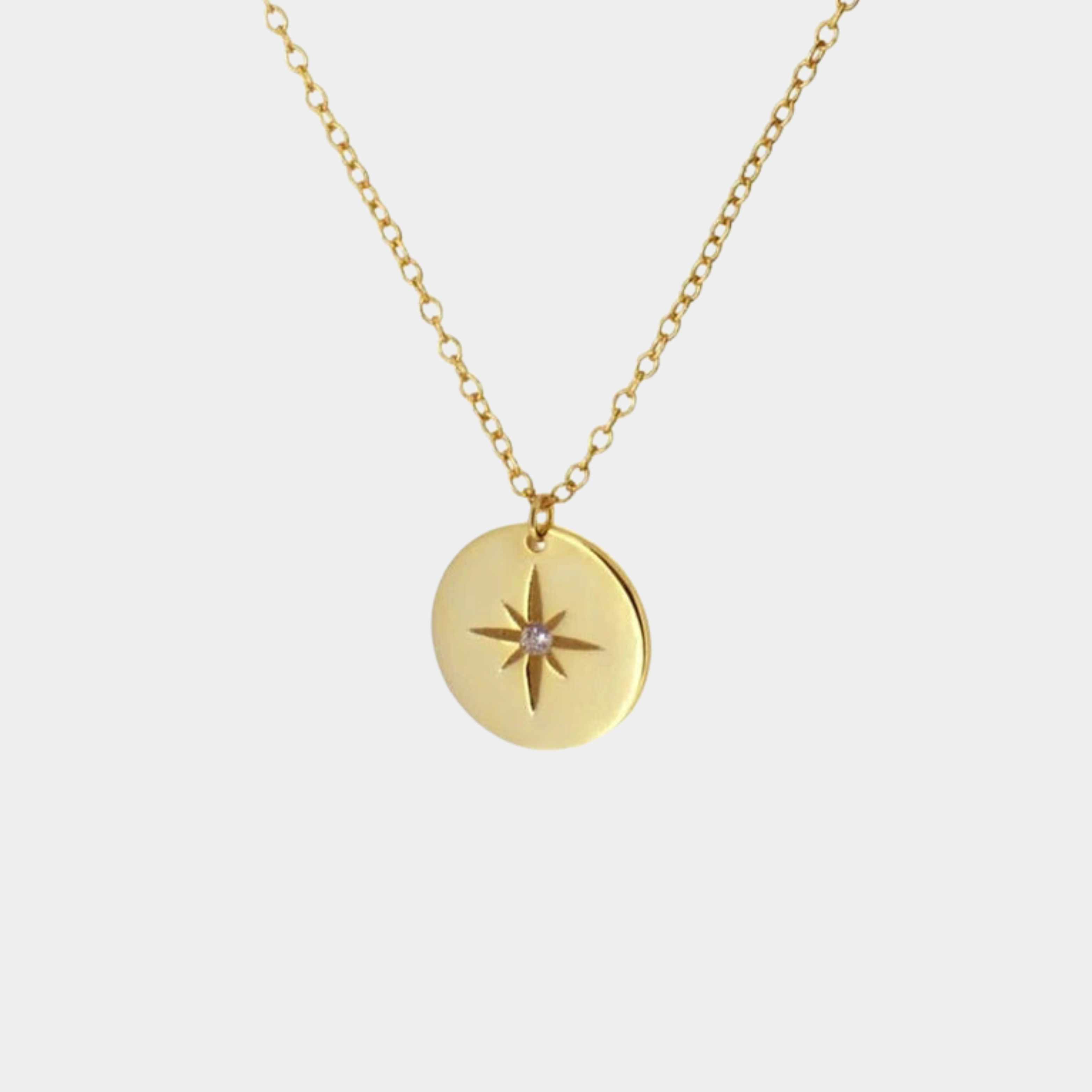 Sophie – Flerlagrat silverhalsband med distinkta hängande former.