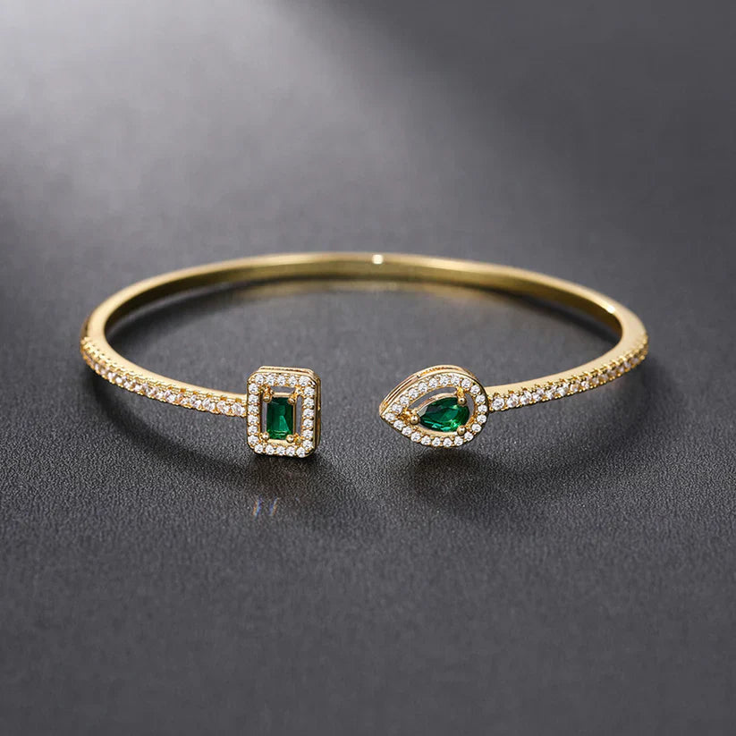 Grönt ädelstenarmband