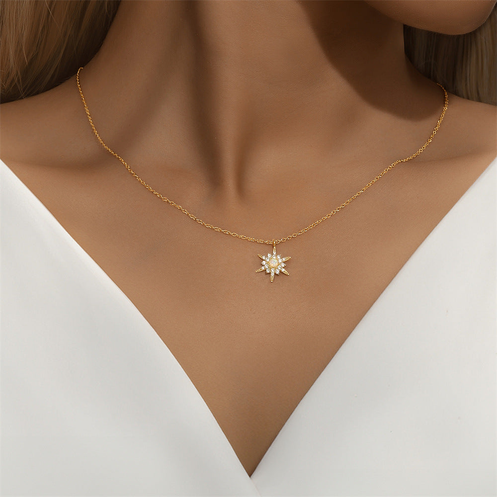 Amalia – Tunn silverhalsband med rund hänge.