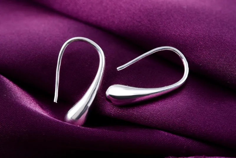 Örhängen i droppform av 925 sterling silver
