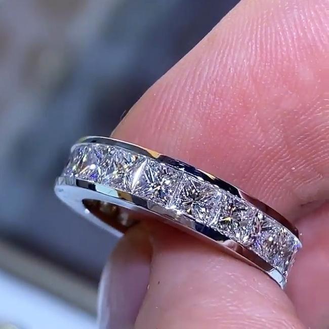 Maren – Silverring med tunn band.