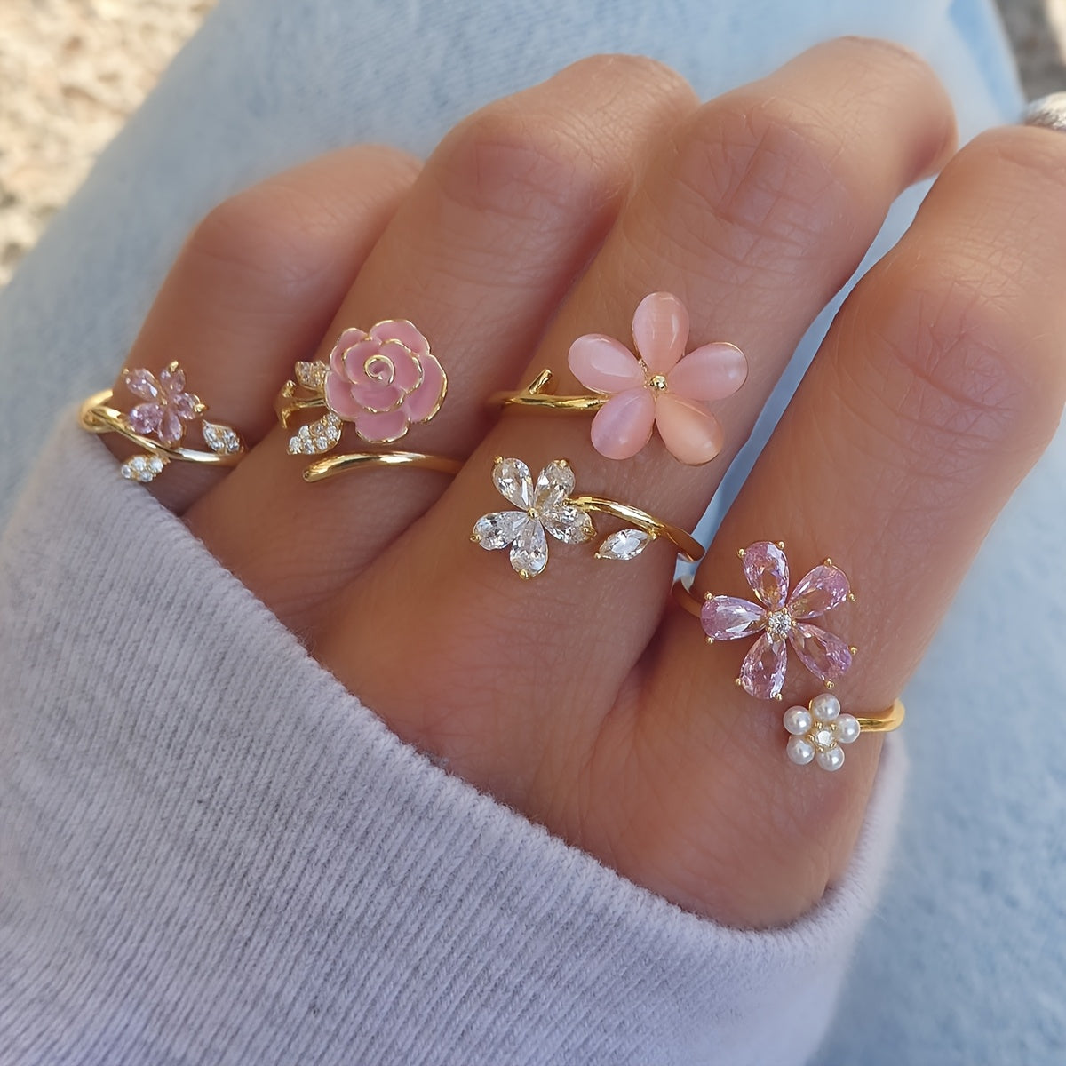 Ringkollektion i legering med strass och pärlor