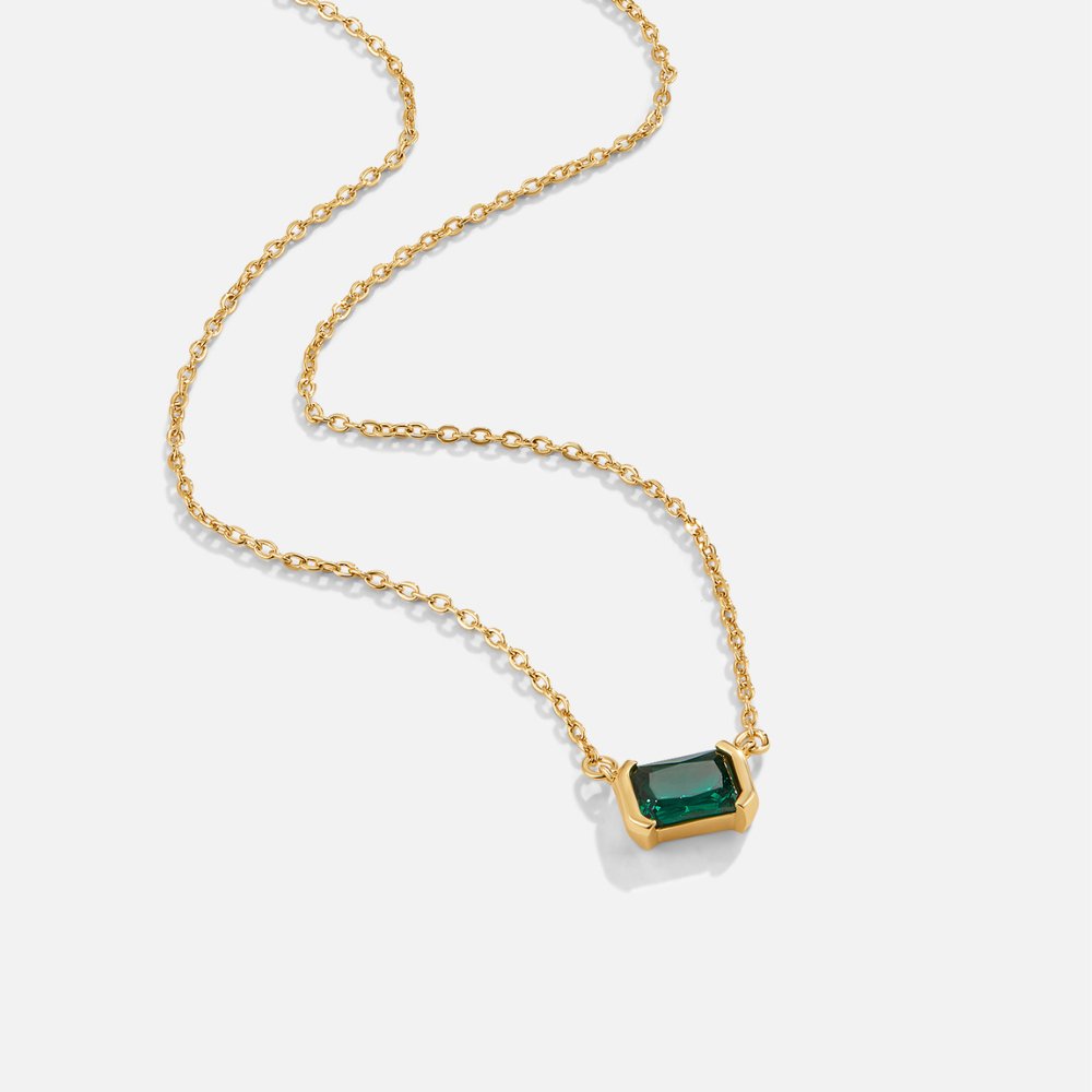 Loretta – Halsband med smaragdsten.
