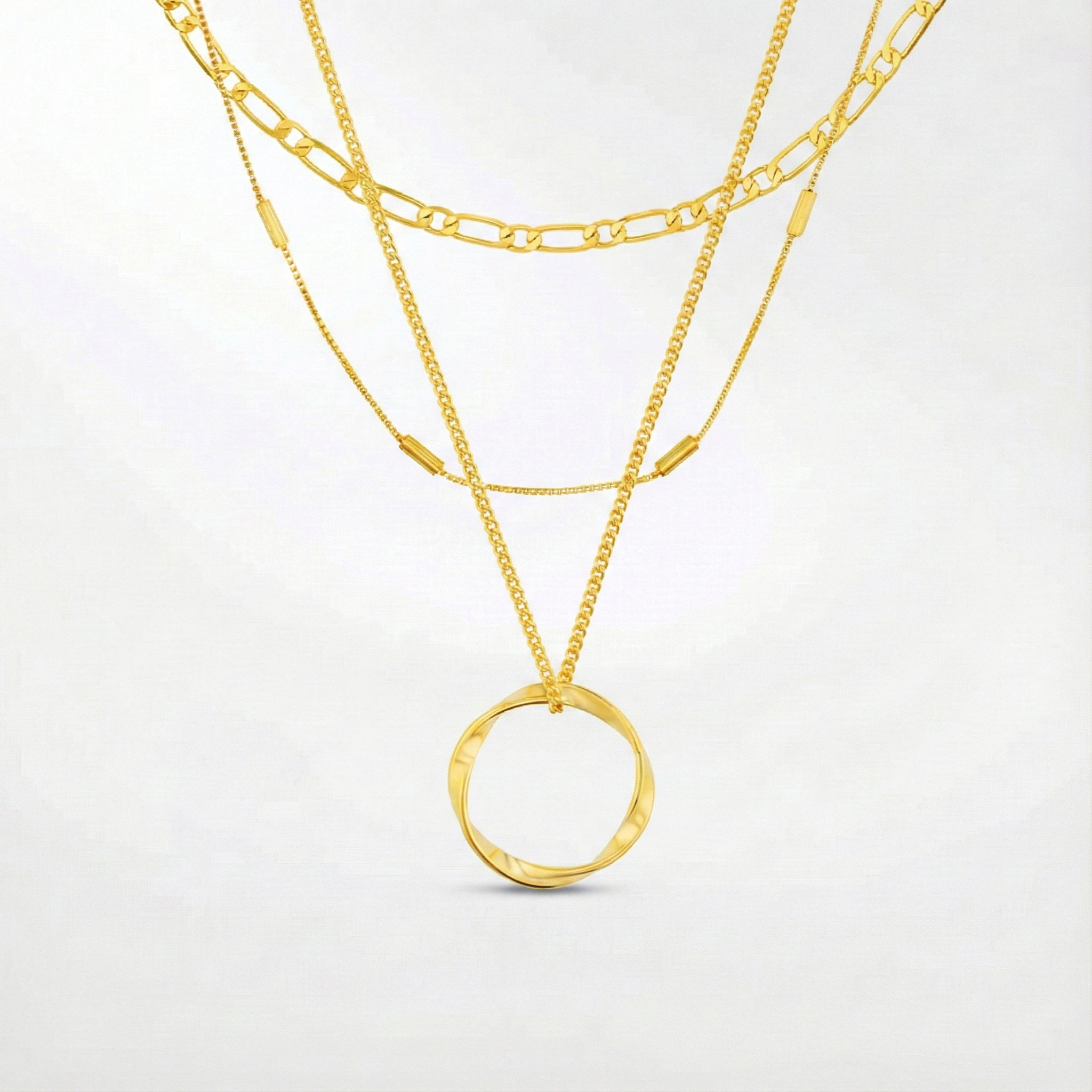 Tre-radigt öppet halsband