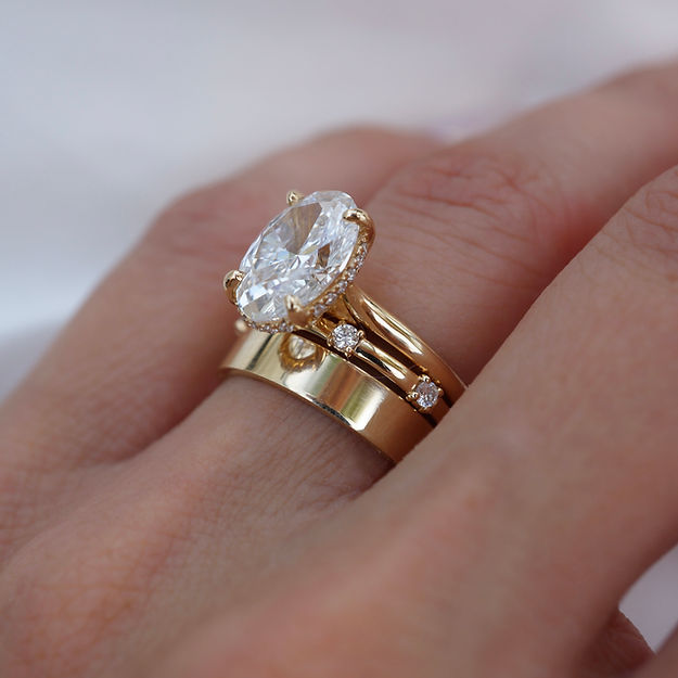 Johanna – solitärring med rund diamant.