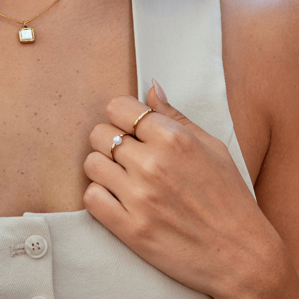 Ring med sötvattenspärlor