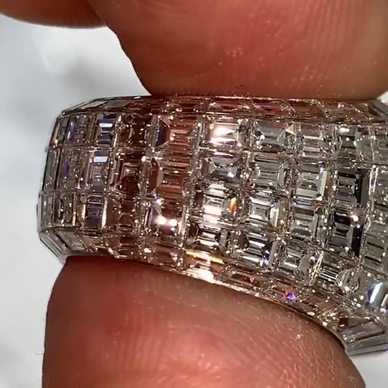 Anna-Lena – Ring med silverdiamant i rund slipning.