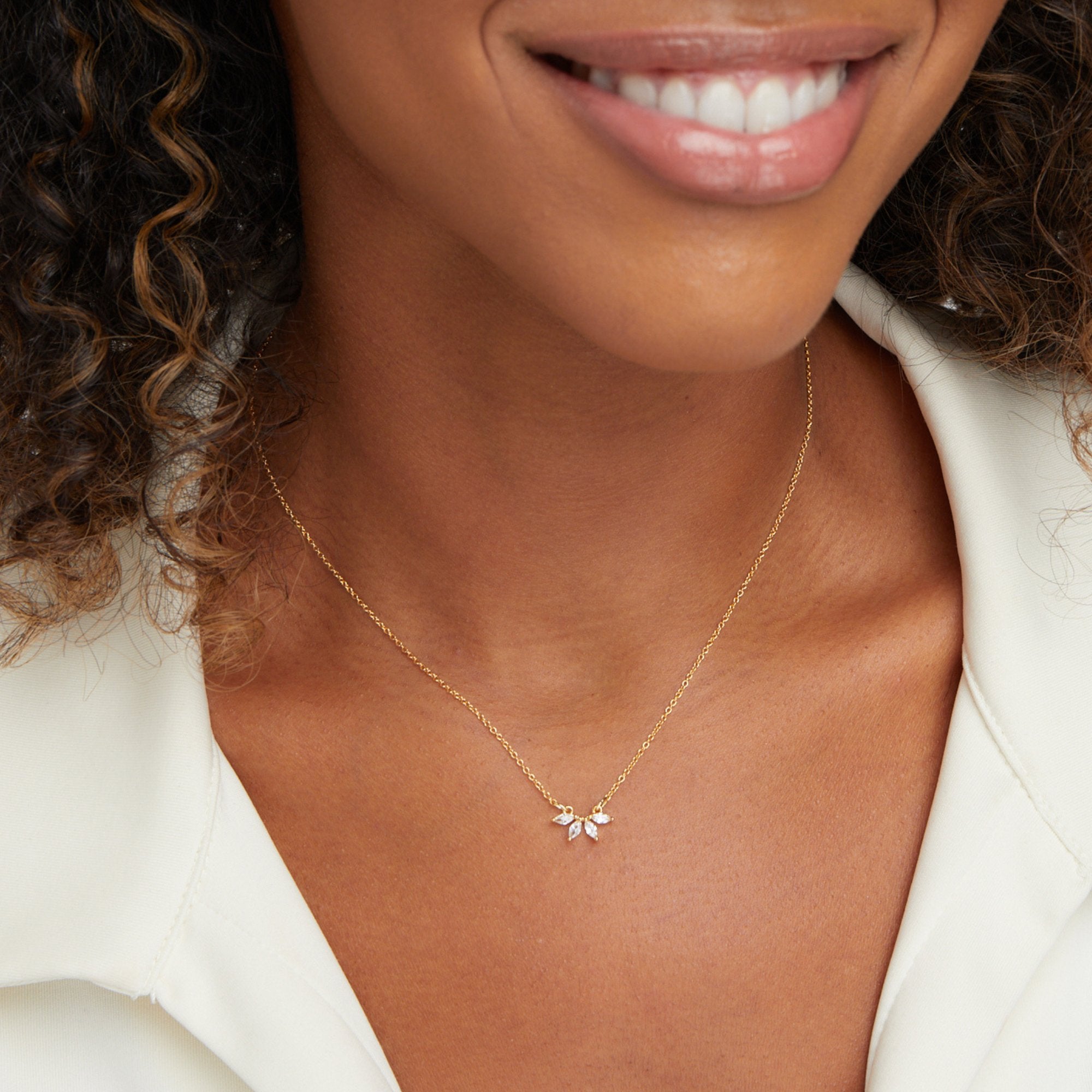 Stefania – Dubbelt halsband med hänge.
